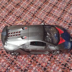 Lamborghini  2-4ghzbGray and Red Toy Car